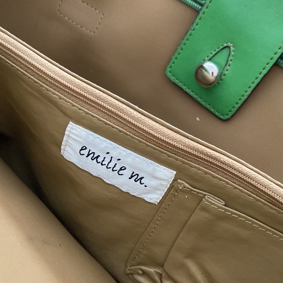 Emillie M Green Tote with Compartments - Picture 6 of 8